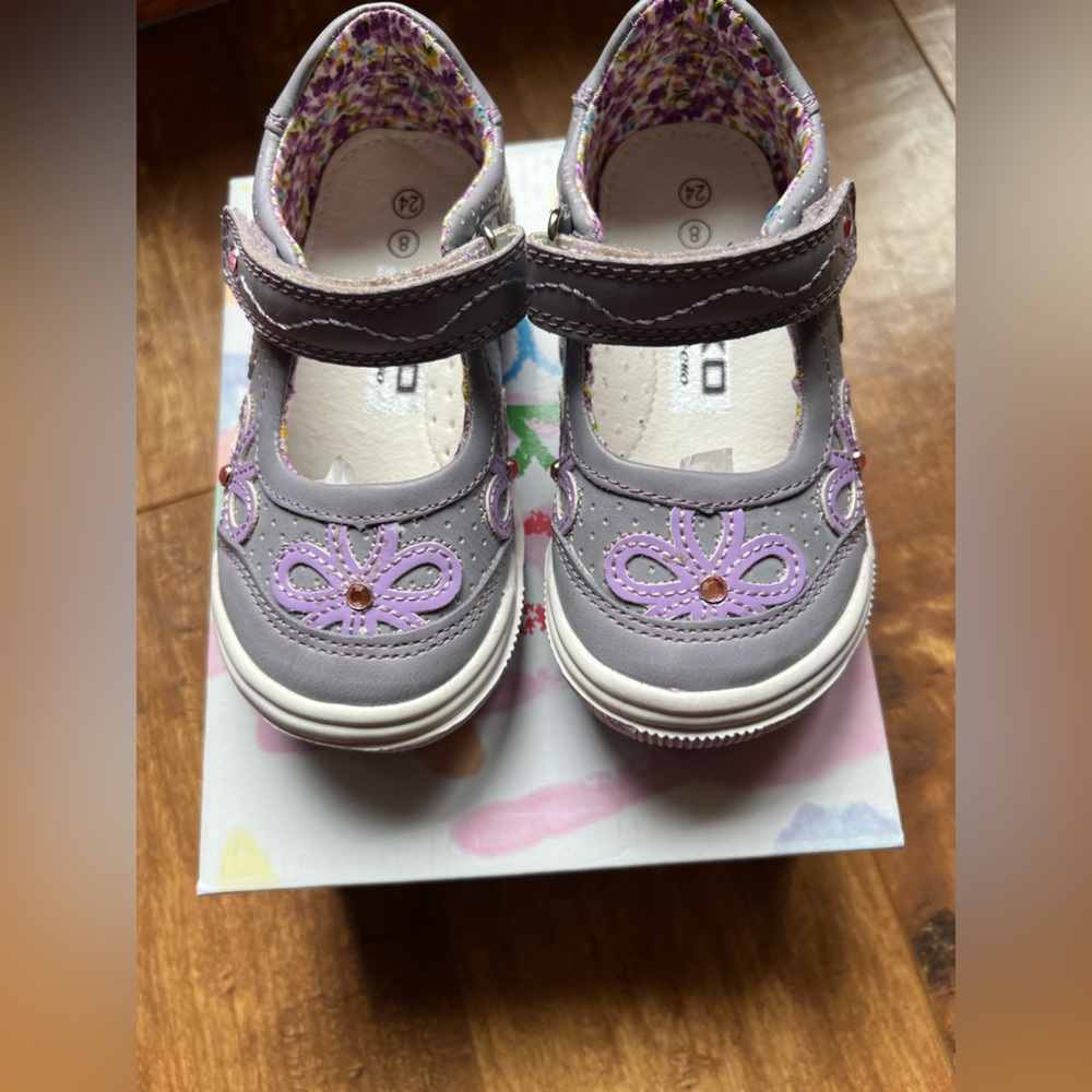 BKO by Beeko Dotty Grey flower MARYJANE ADJUSTABLE STRAP toddler shoes size 24/8 - Picture 2 of 5